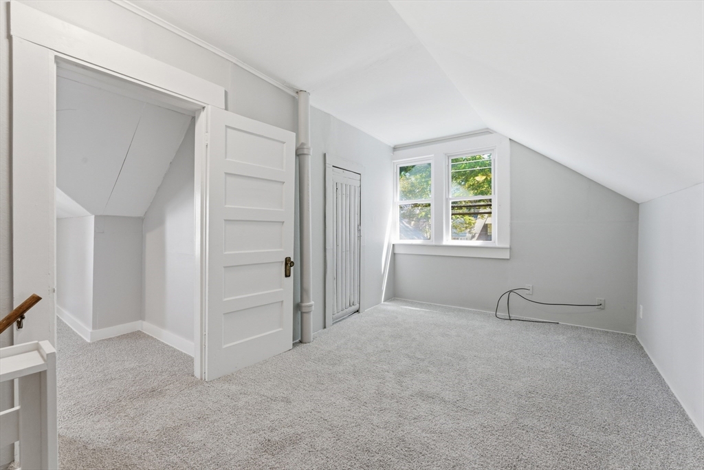 47 Thorndyke Street Springfield, MA 01118 - Photo 26 of 42