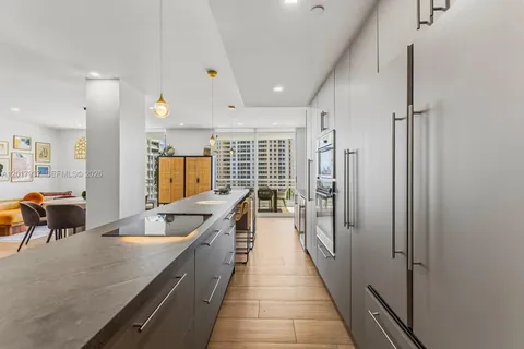 $1,295,000 | 888 Brickell Key Drive, Unit 1207, Miami, FL 33131