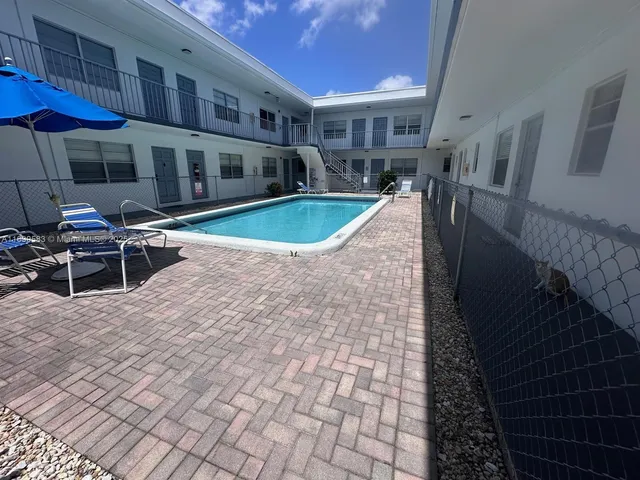$1,400 | 30 Southeast 4th Avenue, Unit 213, Hallandale Beach, FL 33009