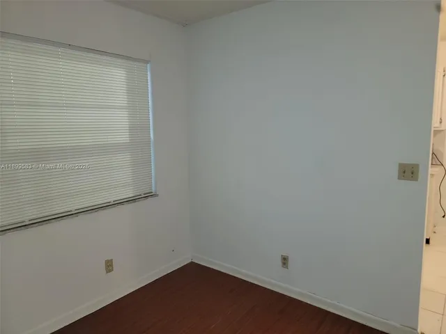 $1,400 | 30 Southeast 4th Avenue, Unit 213, Hallandale Beach, FL 33009