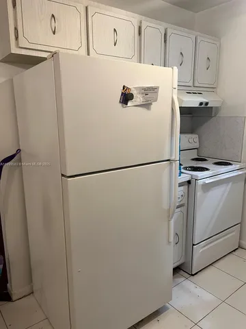 $1,400 | 30 Southeast 4th Avenue, Unit 213, Hallandale Beach, FL 33009