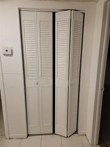 $1,400 | 30 Southeast 4th Avenue, Unit 213, Hallandale Beach, FL 33009