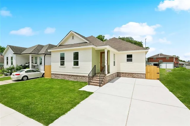$320,000 | 1704 Aycock Street, Arabi, LA 70032