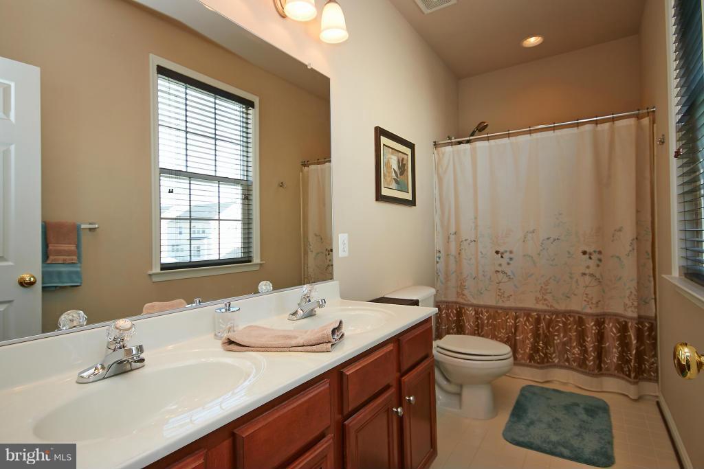 14362 Broadwinged Drive Gainesville, VA 20155 - Photo 17 of 30 Bath (Master)