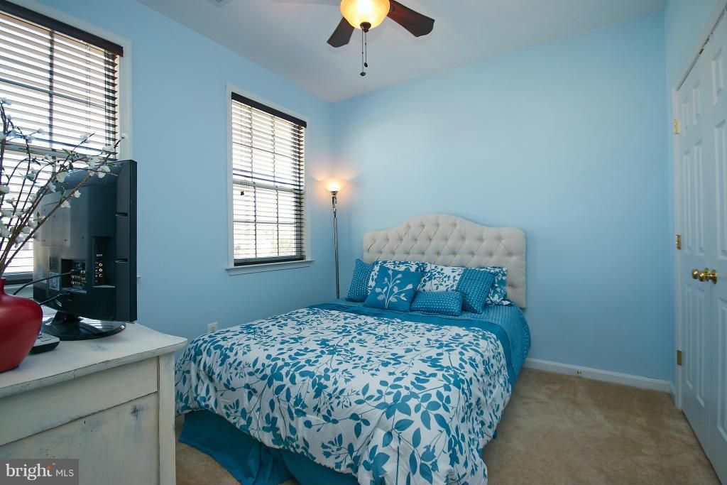 14362 Broadwinged Drive Gainesville, VA 20155 - Photo 18 of 30 Bedroom