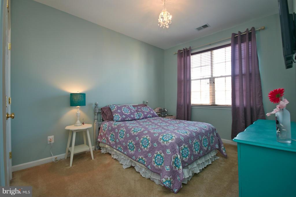14362 Broadwinged Drive Gainesville, VA 20155 - Photo 20 of 30 Bedroom