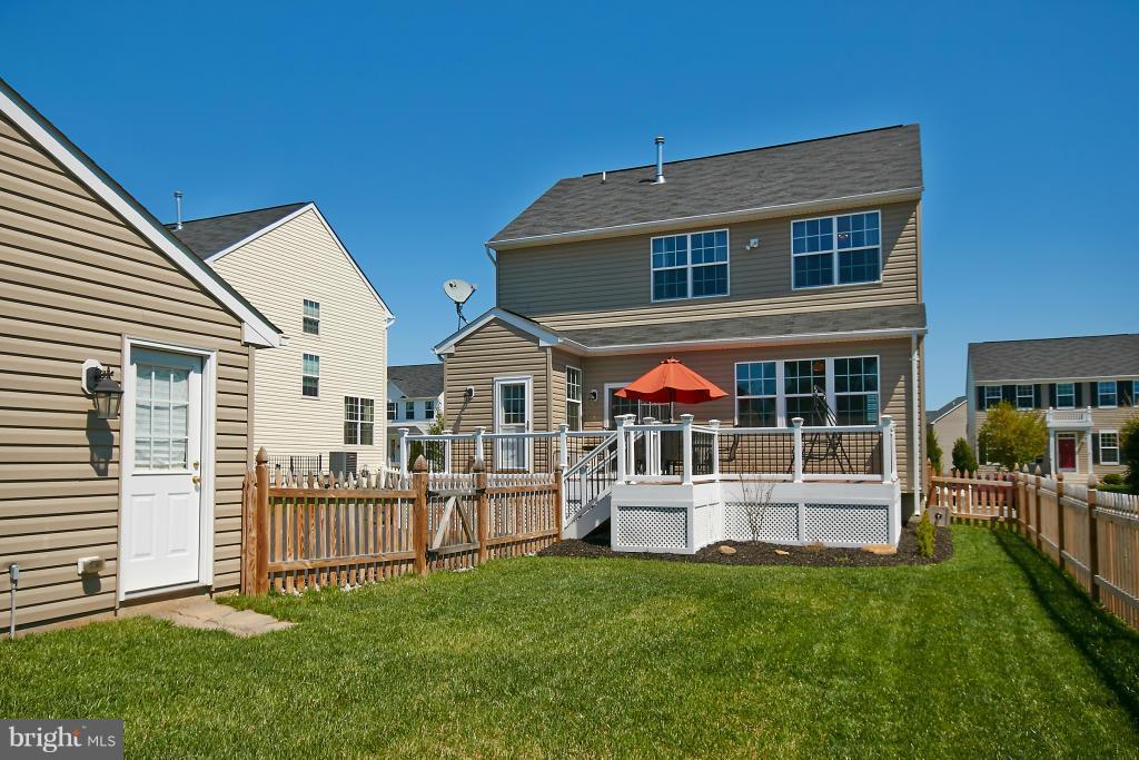14362 Broadwinged Drive Gainesville, VA 20155 - Photo 26 of 30 Exterior (Rear)
