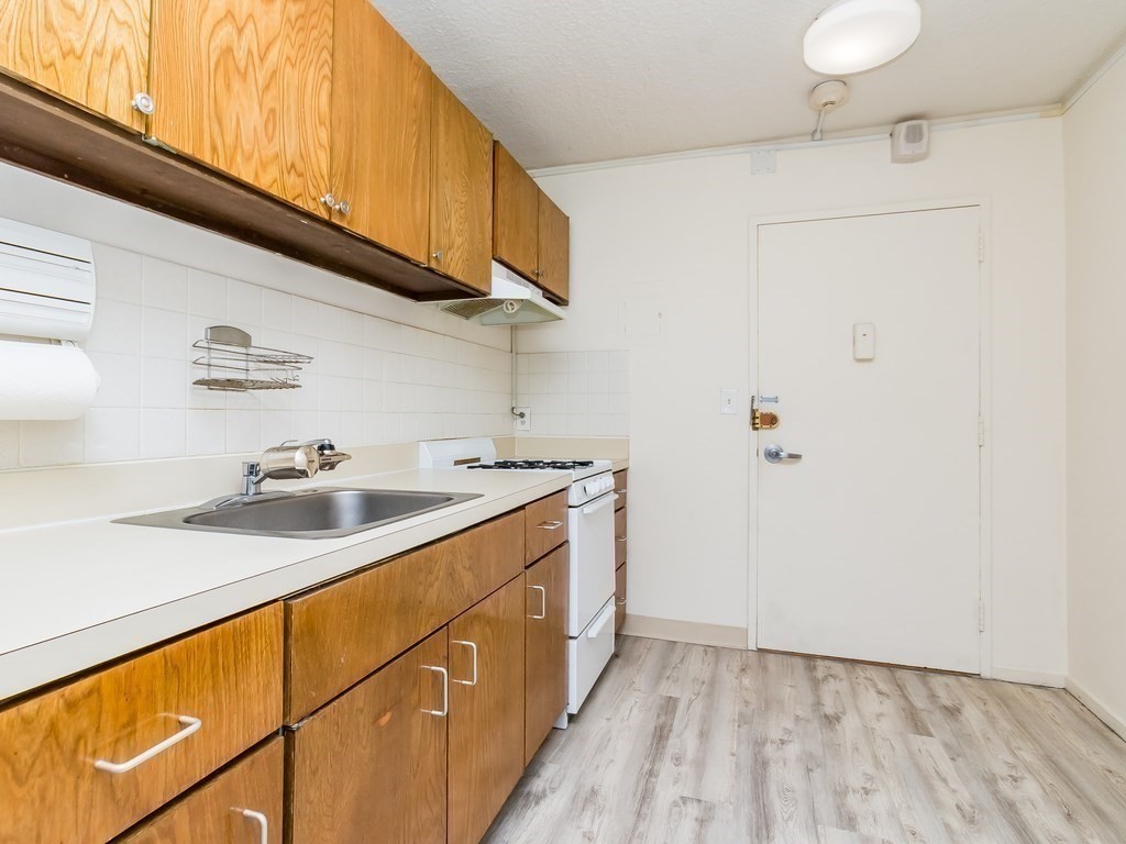 44 Washington Street, Unit 715 Brookline, MA 02445 - Photo 5 of 24