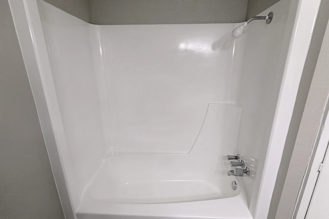 8100 North Mopac Expressway, Unit 2108 Austin, TX 78759 - Photo 17 of 23 a close view of a bathtub in bathroom