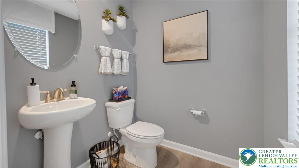 230 Winding Road Easton, PA 18040 - Photo 6 of 27 Gallery Image 6