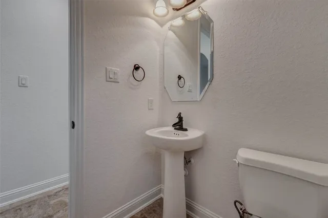 $585,000 | 28986 Twisted Oak Drive, Shenandoah, TX 77381