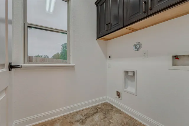 $585,000 | 28986 Twisted Oak Drive, Shenandoah, TX 77381