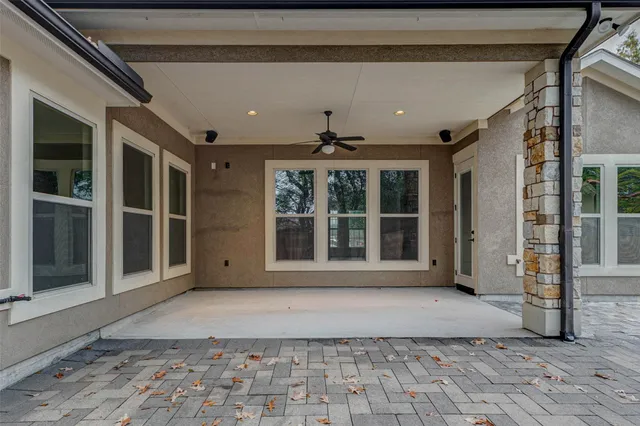 $585,000 | 28986 Twisted Oak Drive, Shenandoah, TX 77381