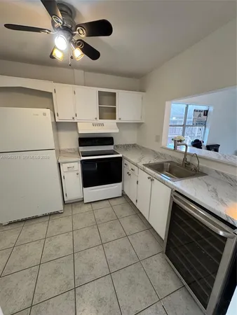 $2,200 | 11289 Southwest 88th Street, Unit 214L, Miami, FL 33176