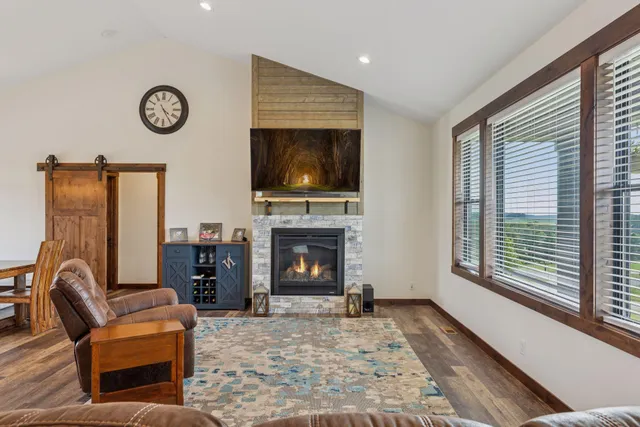 $624,900 | 1706 57th Avenue, Hammond, WI 54015