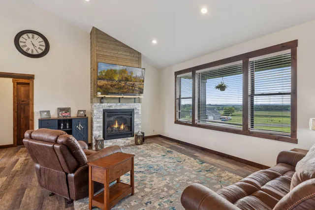 $624,900 | 1706 57th Avenue, Hammond, WI 54015