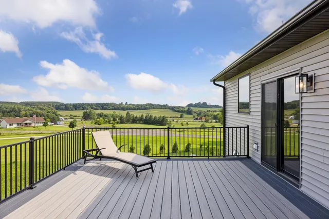 $624,900 | 1706 57th Avenue, Hammond, WI 54015