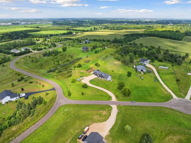 $624,900 | 1706 57th Avenue, Hammond, WI 54015