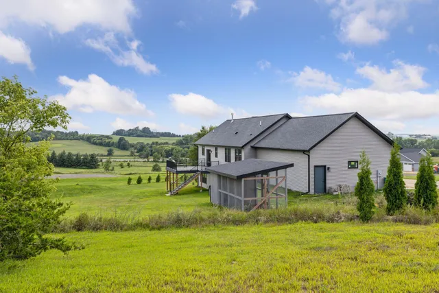 $624,900 | 1706 57th Avenue, Hammond, WI 54015