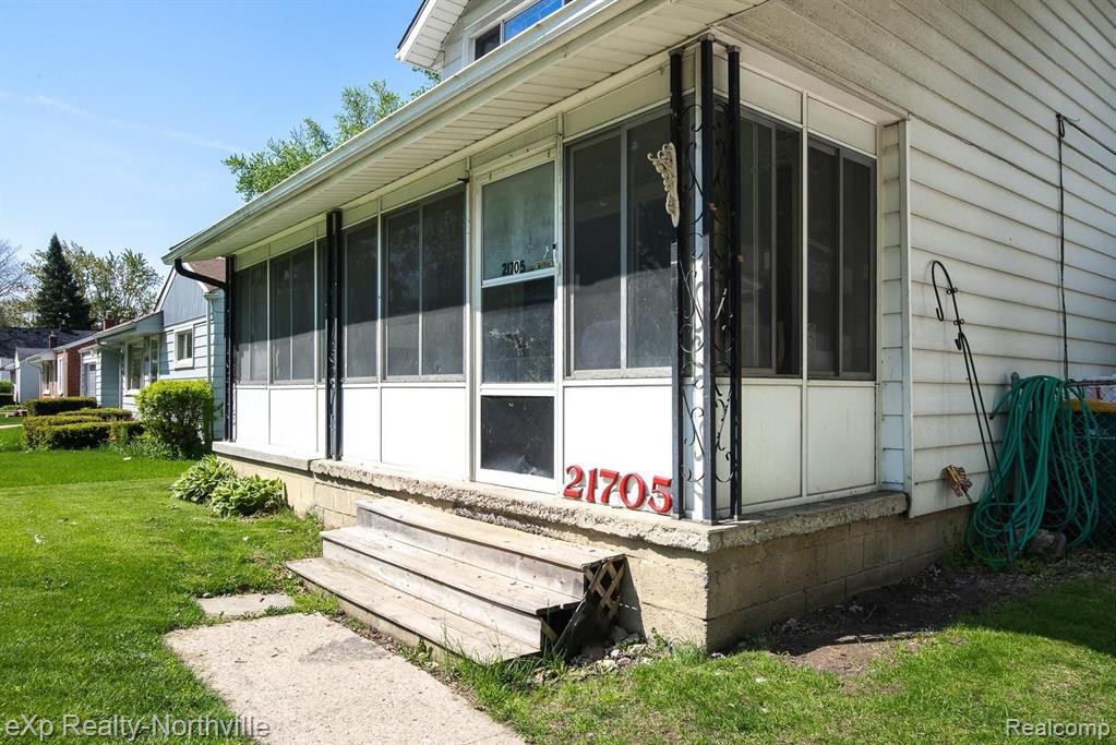 21705 Middlebelt Road Farmington Hills, MI 48336 - Photo 5 of 24