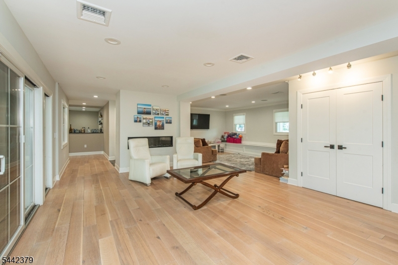 57 Coventry Road Wayne, NJ 07470 - Photo 14 of 35