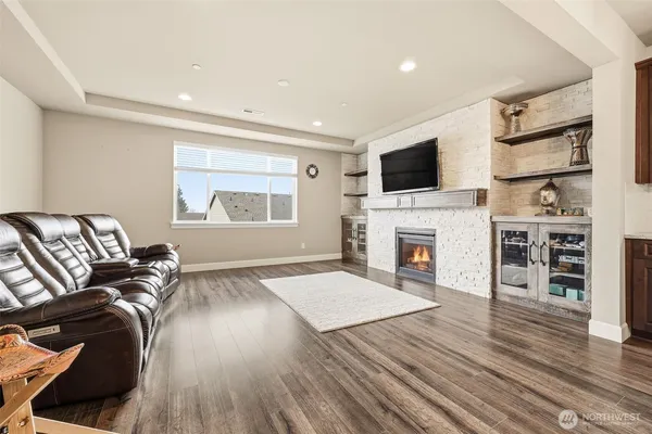 $1,225,000 | 3907 14th Avenue Southeast, Puyallup, WA 98372