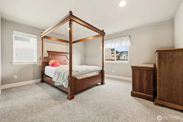 $1,225,000 | 3907 14th Avenue Southeast, Puyallup, WA 98372