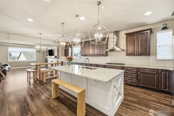 $1,225,000 | 3907 14th Avenue Southeast, Puyallup, WA 98372