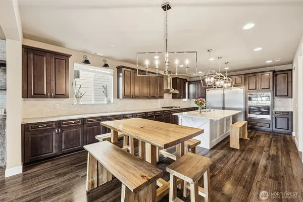 $1,225,000 | 3907 14th Avenue Southeast, Puyallup, WA 98372