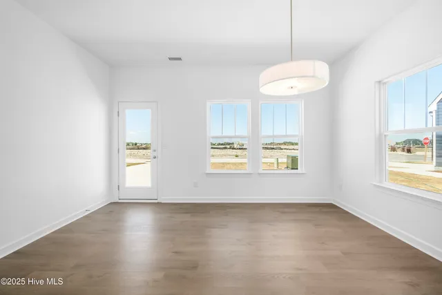 $509,900 | 307 Iris Circle, Moyock, NC 27958