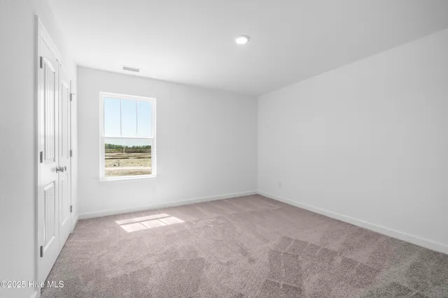 $509,900 | 307 Iris Circle, Moyock, NC 27958