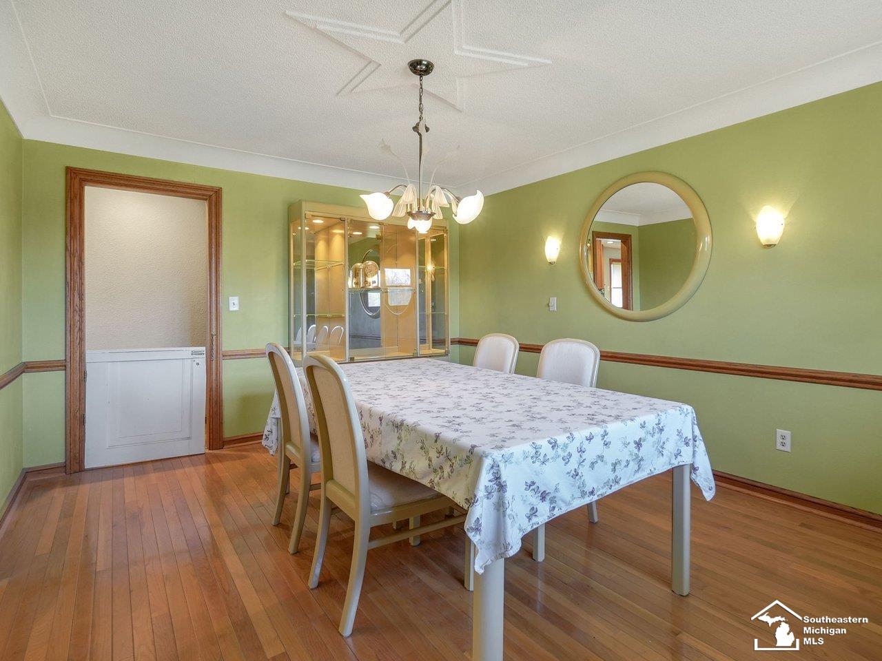 8355 Adler Road Lambertville, MI 48144 - Photo 10 of 90 50132795-4438ff27-c72b-48a5-876c-b156796a0b01.JPG