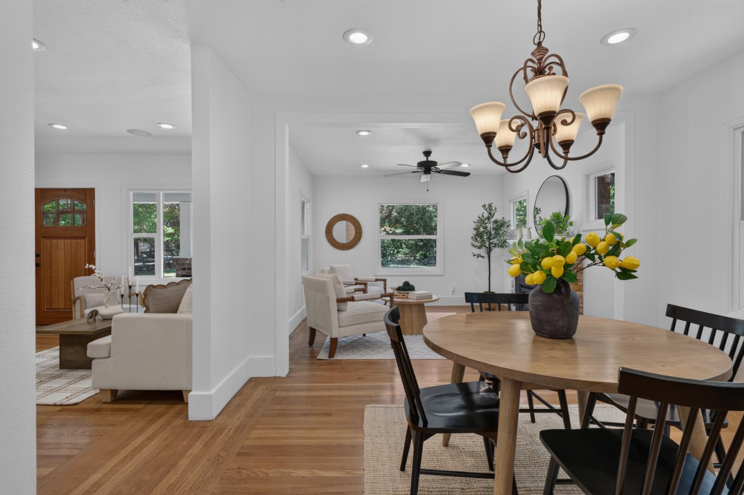4335 Walnut Avenue Sacramento, CA 95821 - Photo 15 of 62 Dining/family combo
