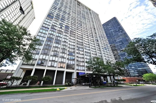$1,850 | 5445 North Sheridan Road, Unit 510, Chicago, IL 60640