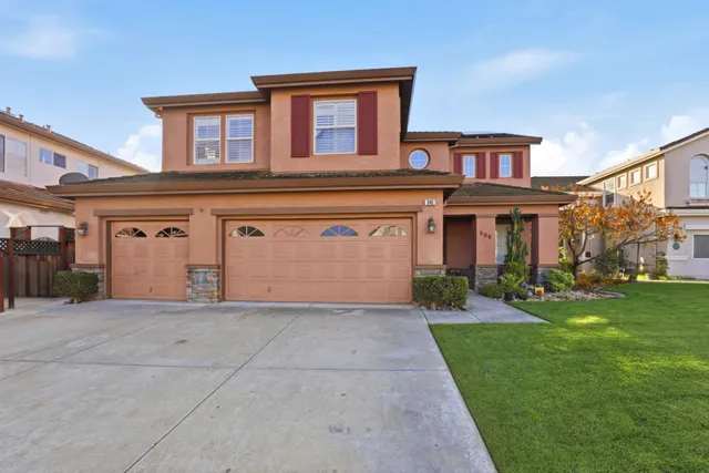 $1,200,000 | 946 Martiri Court, Gilroy, CA 95020