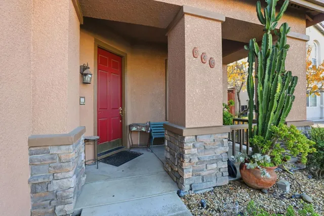 $1,200,000 | 946 Martiri Court, Gilroy, CA 95020