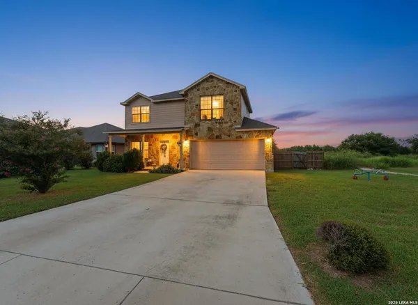 $244,999 | 524 Indian Crossing, Jourdanton, TX 78026