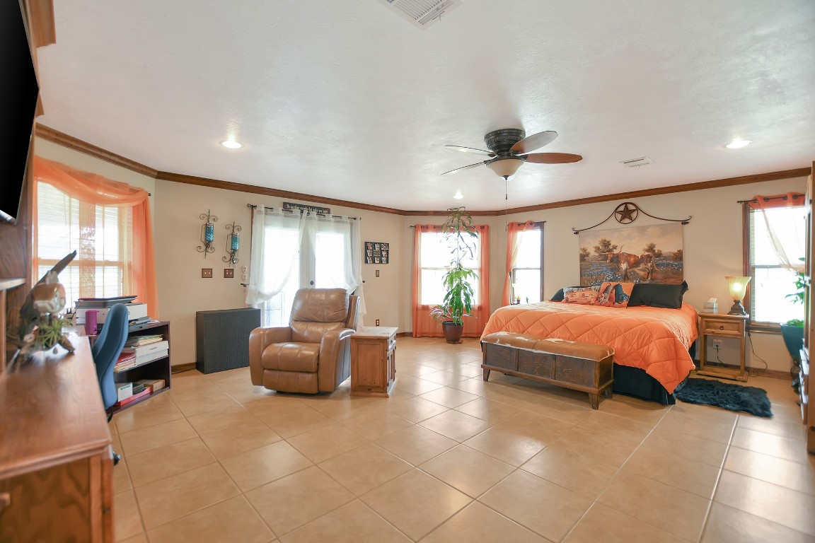 28335 Riley Road Waller, TX 77484 - Photo 14 of 20 Primary Bedroom