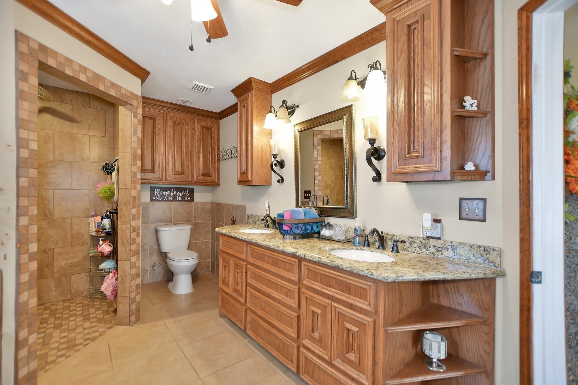 28335 Riley Road Waller, TX 77484 - Photo 15 of 20 Primary Bath