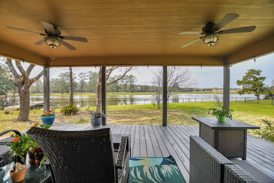 28335 Riley Road Waller, TX 77484 - Photo 4 of 20 Primary Bedroom Porch