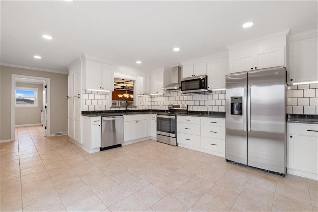 306 Ervin Coker Road Northeast Rome, GA 30161 - Photo 10 of 38