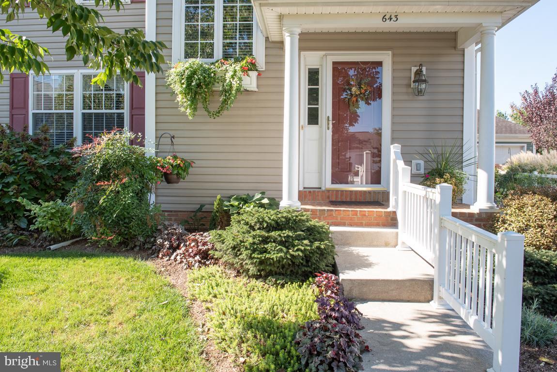 643 Wallingford Road Lititz, PA 17543 - Photo 3 of 47