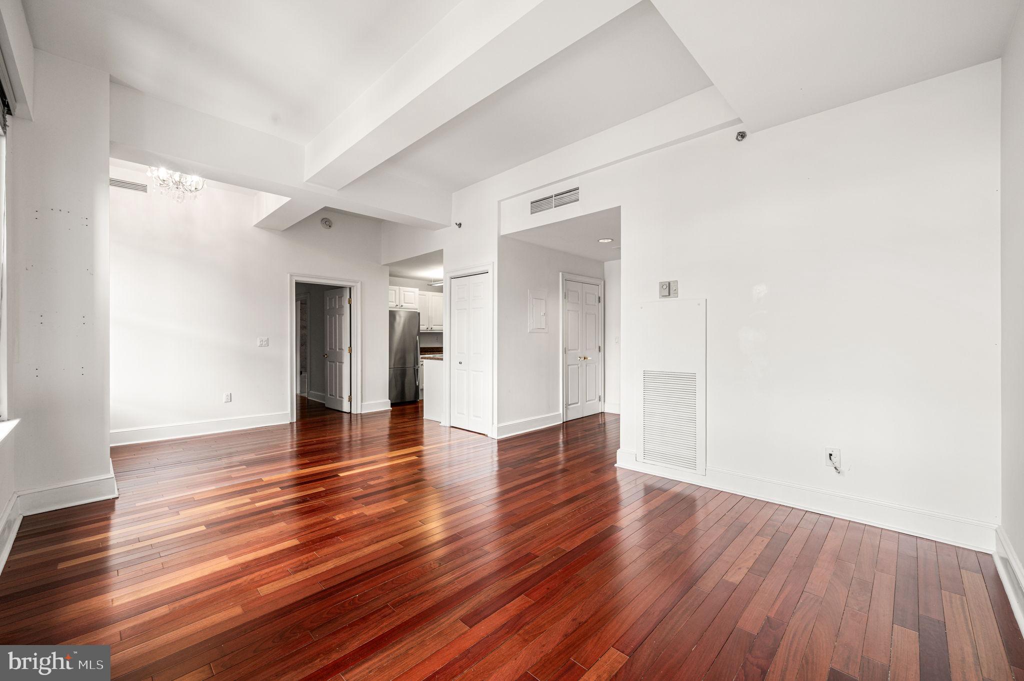 1500 Chestnut Street, Unit 18I Philadelphia, PA 19102 - Photo 5 of 18