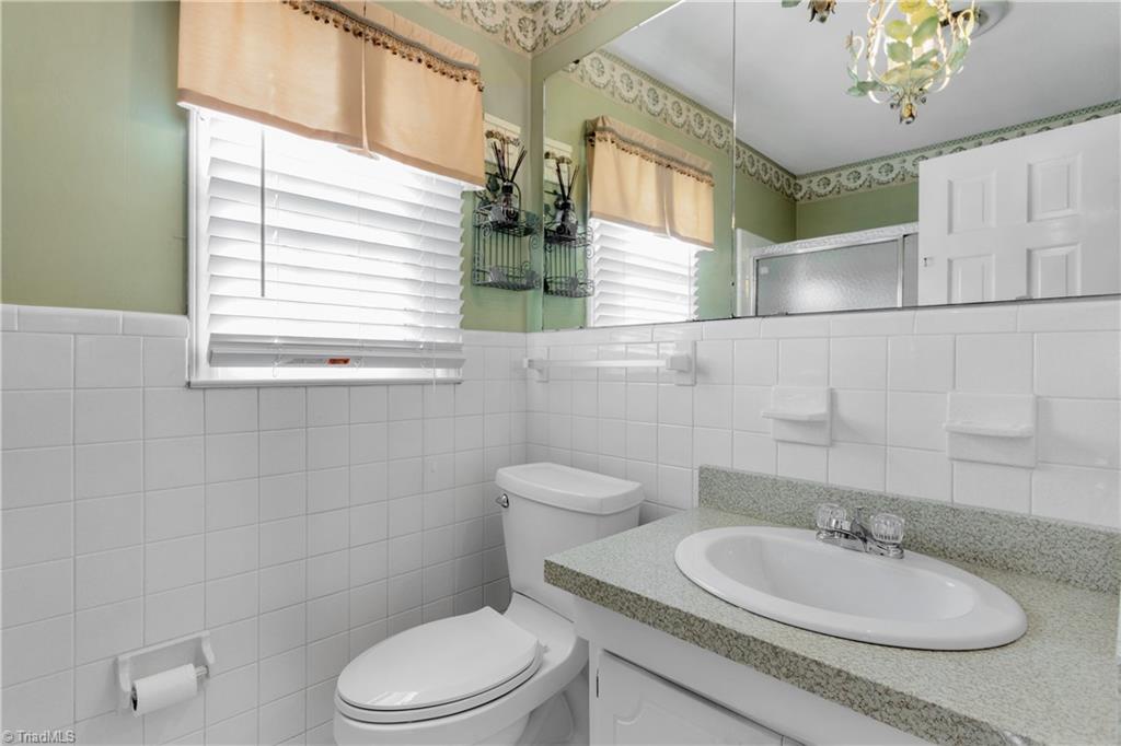 1614 Bolingbroke Road High Point, NC 27265 - Photo 23 of 31 Gallery Image 23