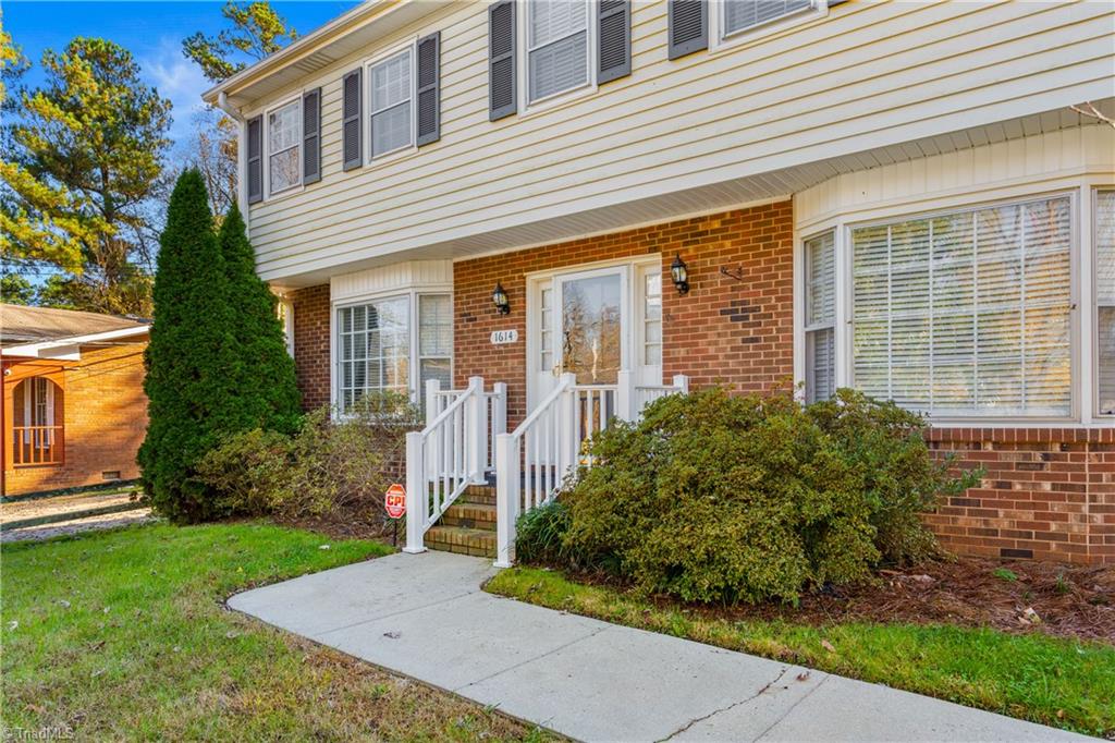 1614 Bolingbroke Road High Point, NC 27265 - Photo 4 of 31 Gallery Image 4