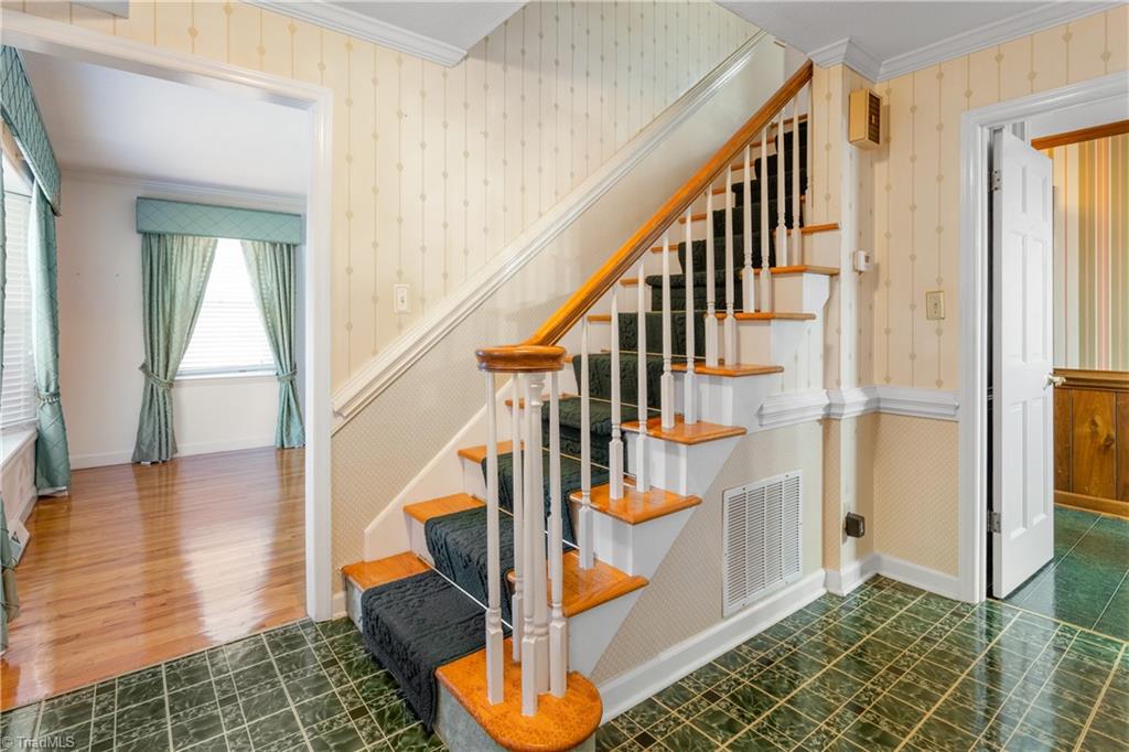 1614 Bolingbroke Road High Point, NC 27265 - Photo 5 of 31 Gallery Image 5