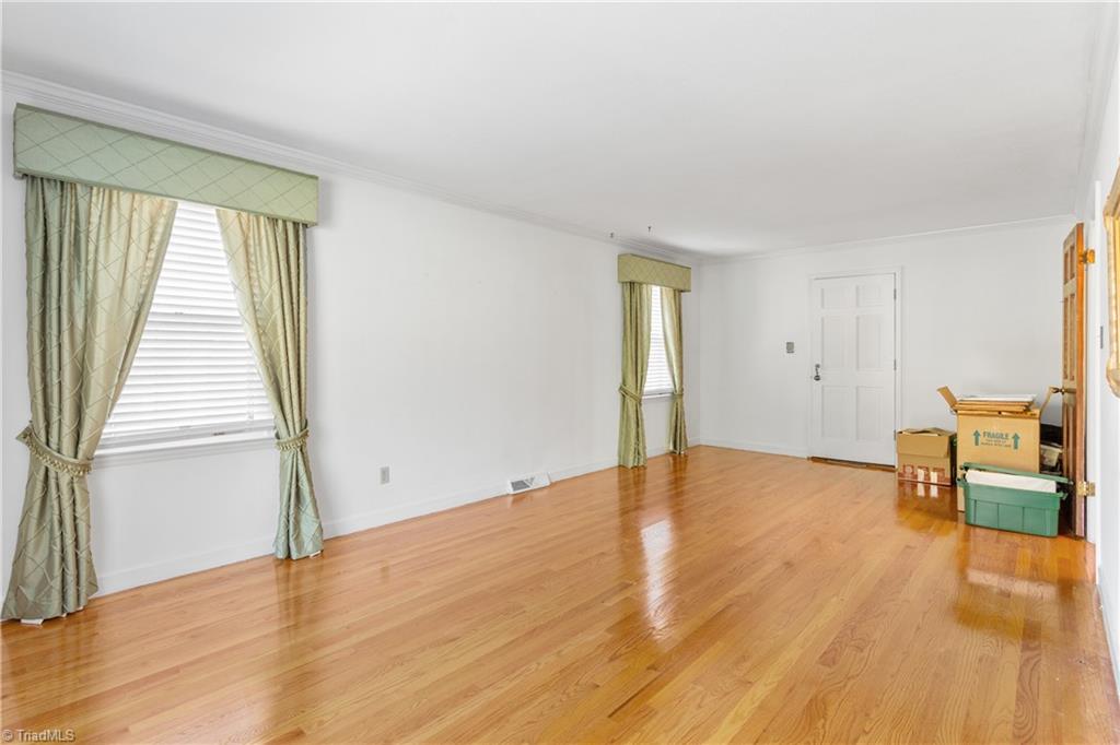 1614 Bolingbroke Road High Point, NC 27265 - Photo 6 of 31 Gallery Image 6