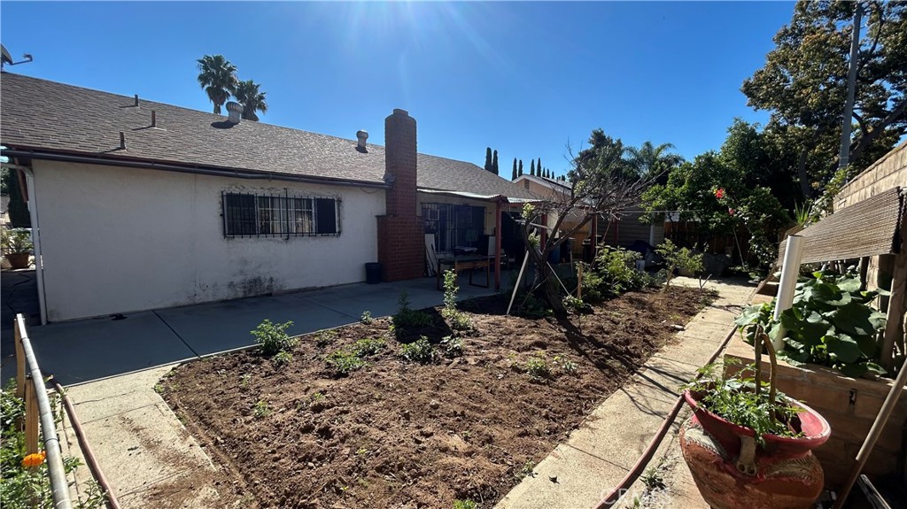 13254 Powers Court Poway, CA 92064 - Photo 11 of 11 a view of a backyard