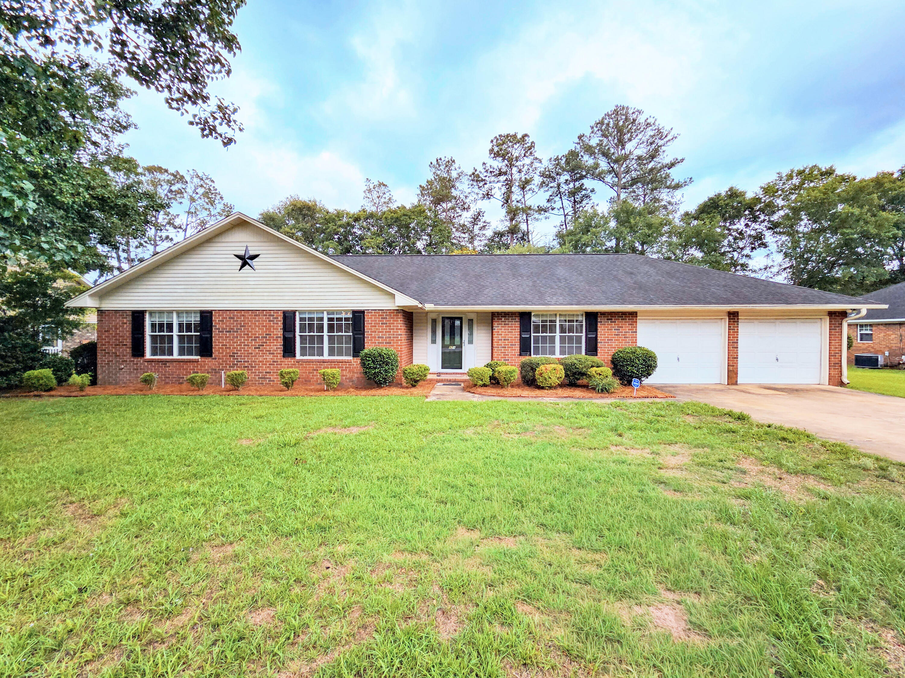 924 Saltwood Road Sumter, SC 29154 - Photo 1 of 27