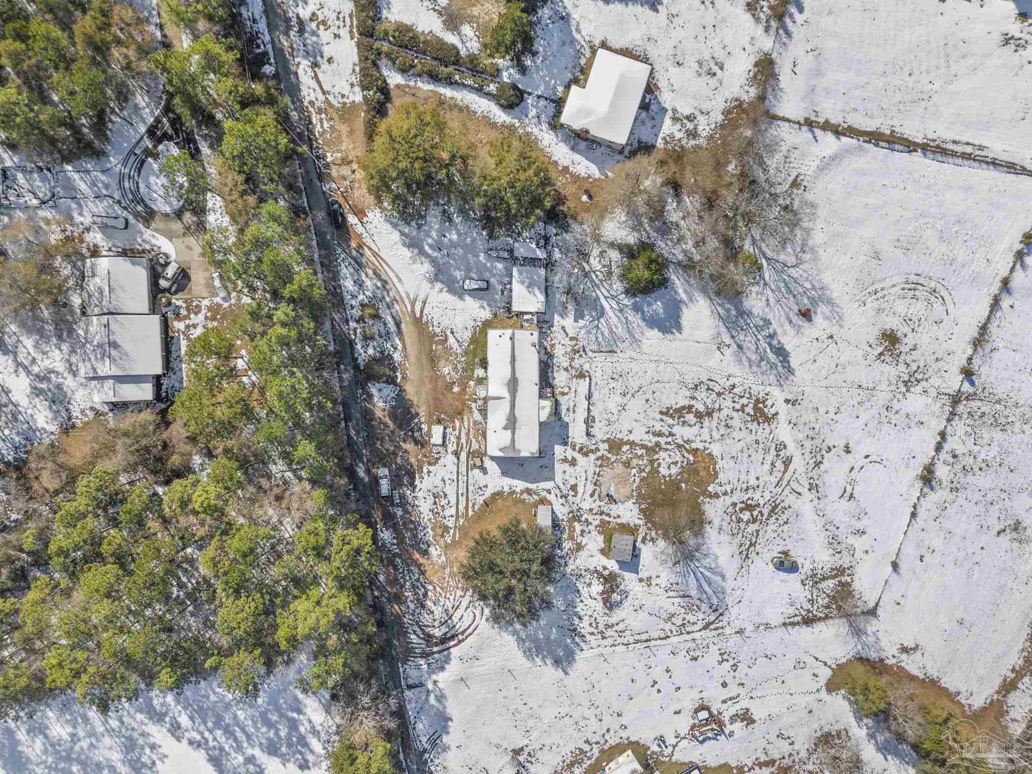 3843 Wilder Road Cantonment, FL 32533 - Photo 4 of 25 Gallery Image 4